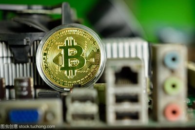 A comparative view of Bitcoin mining setups, highlighting similarities and differences with Litecoin operations